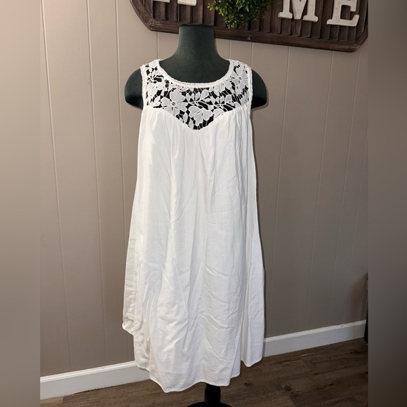 Knox Rose Dresses & Skirts - Knox Rose • Lace Top Cotton Dress